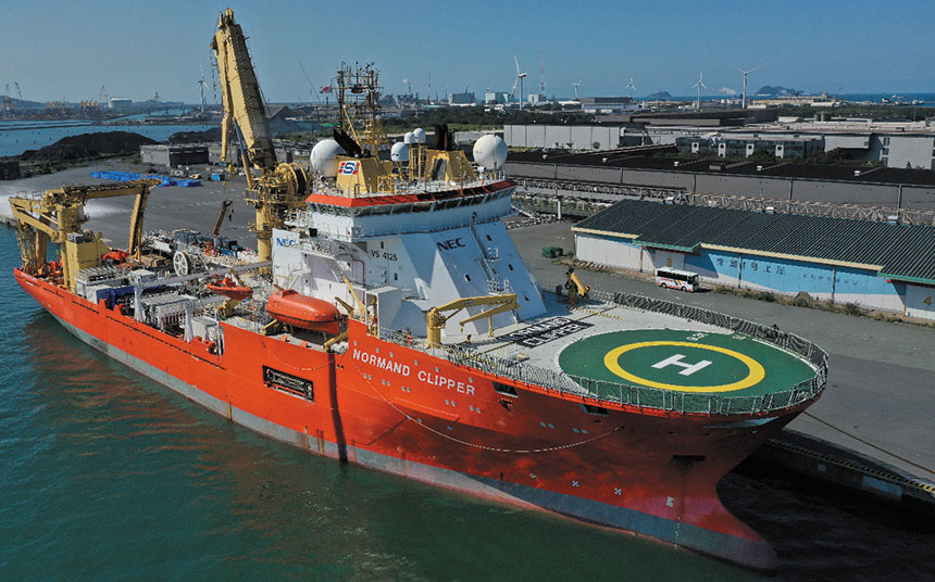 NECが長期チャーターした海底通信ケーブル敷設船「Normand Clipper」（出典：NEC）