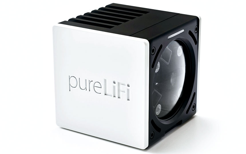 オフィスや自宅、ホテル等に持ち運んでLi-Fiホットスポットが作れる「LiFi Cube」