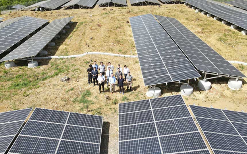 auリニューアブルエナジー初の太陽光発電所を運転開始、関東のau基地局に供給