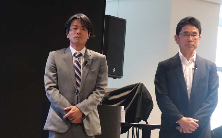 （右から）NTT Com ビジネスソリューション本部 スマートワールドビジネス部 スマートヘルスケア推進室 室長の久野誠史氏、プラットフォームサービス本部 5G＆IoTサービス部 5Gサービス部門 第七G 担当部長の久保田真司氏