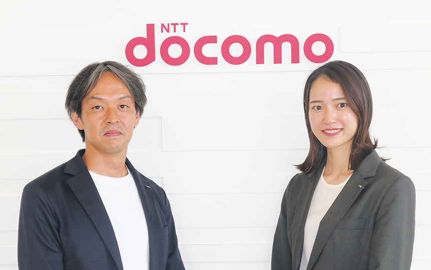 NTTドコモ エンターテイメントプラットフォーム部 担当部長の田中洋市氏（左）と、同部 担当の井内律花氏