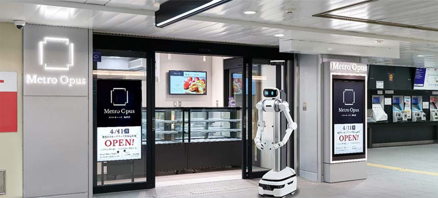 大阪メトロ・NTT西ら、御堂筋線梅田駅でNTT版LLM「tsuzumi」や案内ロボットを活用した実証