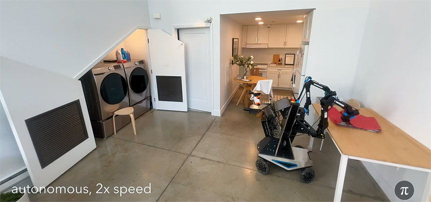 洗濯物を畳むPhysical Intelligence社のAIロボット(出典:同社Webサイト)