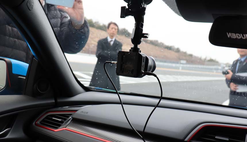 レースカーに設置されたカメラ
