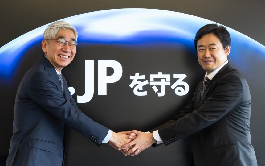 NEC 取締役 代表執行役社長 兼 CEO　森田隆之(左)とKDDI 代表取締役社長 CEO 松田浩路(右)