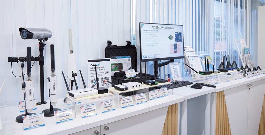 NTTe-city Labo内の「νLab(ニュー・ラボ)」。Wi-Fi HaLowやWi-Fi 6Eなどの新たな無線技術の検証を行う