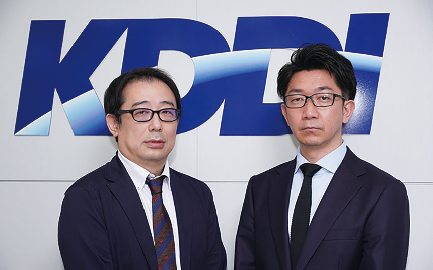 （右から）KDDI ネットワーク開発本部 アドバンスド技術推進部 部長 井上義隆氏、アドバンスド技術推進部 RAN 先進技術開発G グループリーダー 柴山昌也氏