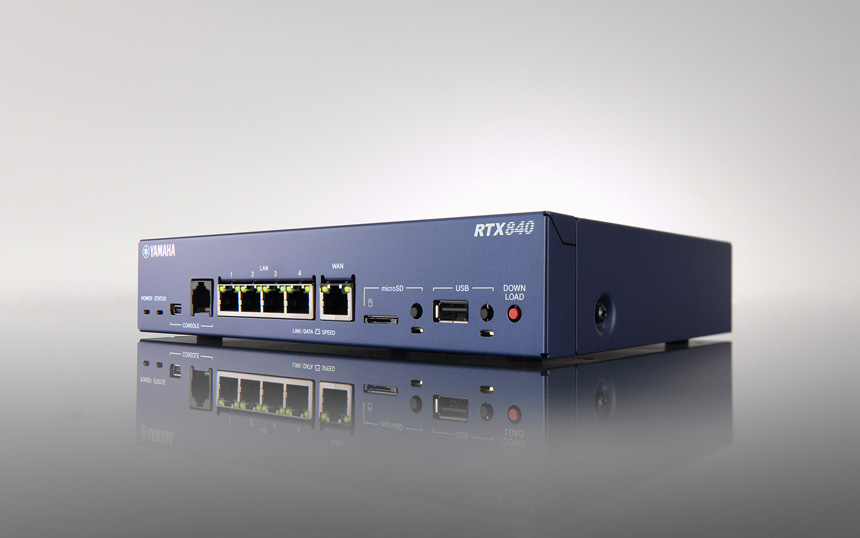 ヤマハの小規模拠点向けのギガアクセスVPNルーター新製品「RTX840」外観