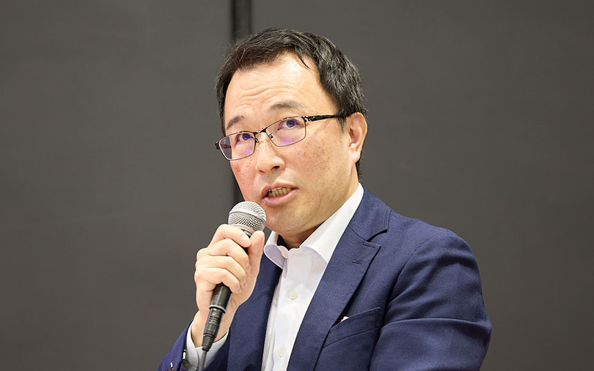 総務省 総合通信基盤局 電波部 移動通信企画官 佐藤輝彦氏