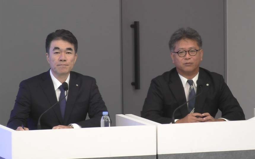 （左から）NTT東日本 取締役執行役員 経営企画部部長 城所征可氏、NTT西日本 取締役執行役員 経営企画部部長 黒田勝己氏