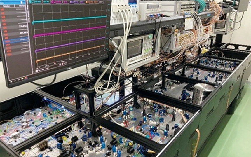光で100万量子ビットに挑む　通信技術が量子コンピューターを進化させる!?