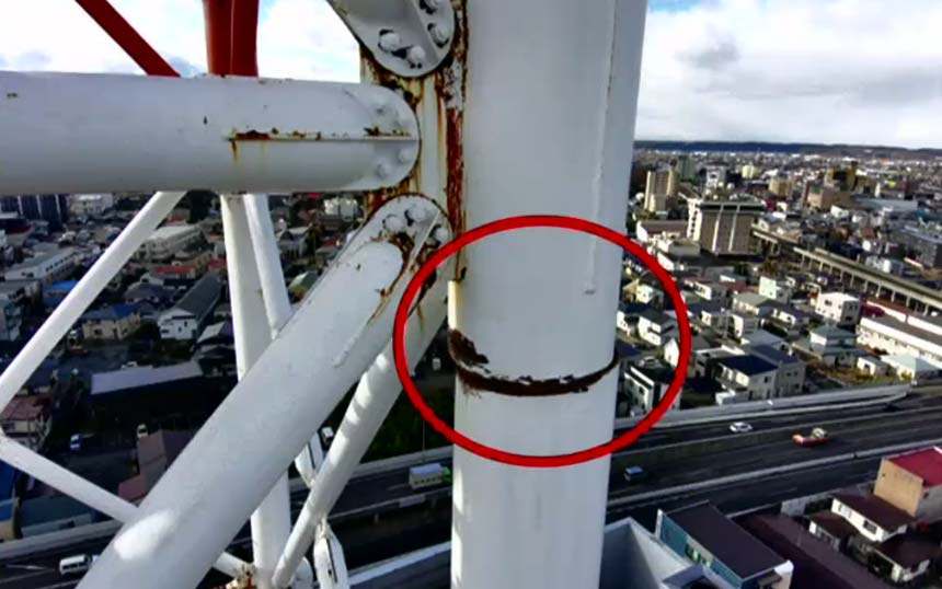 青森地震でNTT青森八戸ビルの鉄塔が損傷 「倒壊リスクは低いが補修に3週間」