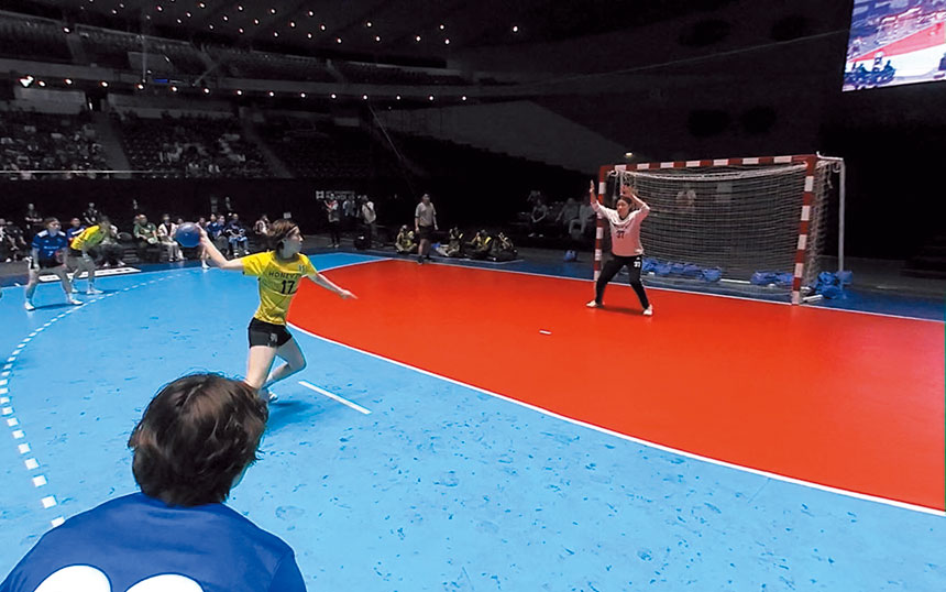 5G対応トランスミッター「PTDFP1」経由で、審判目線の撮影映像をローカル5Gで無線伝送した