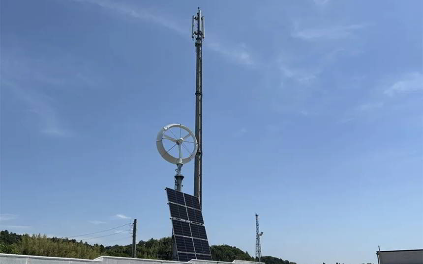 ソフトバンクが再エネ自家発電型基地局の実証開始、AIによるスリープ制御も導入