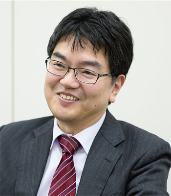 総務省 総合通信基盤局　電波部 移動通信課長 五十嵐大和氏 