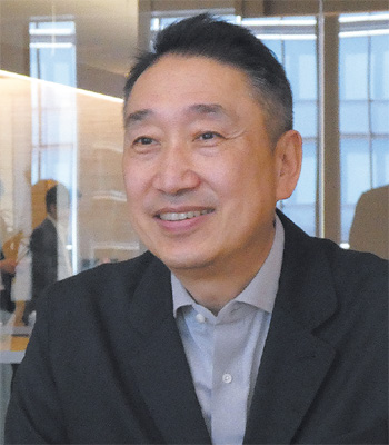 5月号　セールスフォース　デイビット・ファン氏