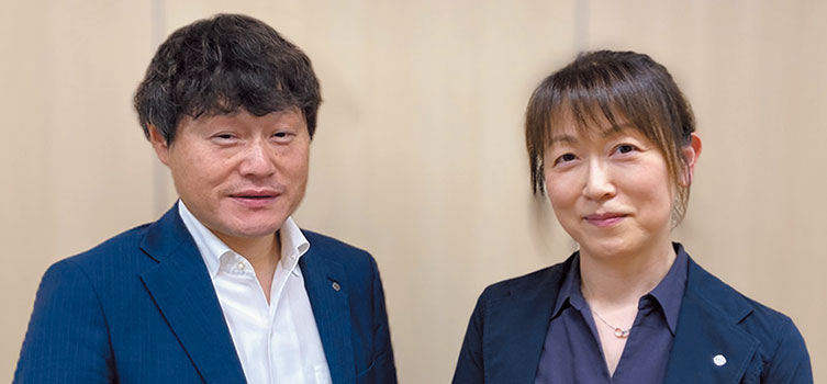 （左から）日立情報通信エンジニアリング ネットワーキング事業部 事業主管 鈴木達也氏、同事業部 テレコミュニケーション本部 担当本部長 前田昌美氏