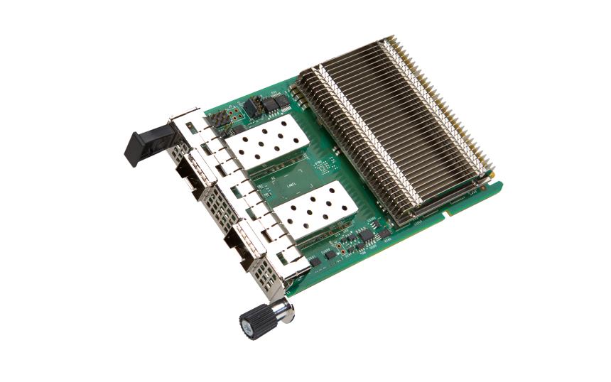 インテルがデータセンター向け新CPU「Xeon 6+」と「Intel Ethernet E835」発表