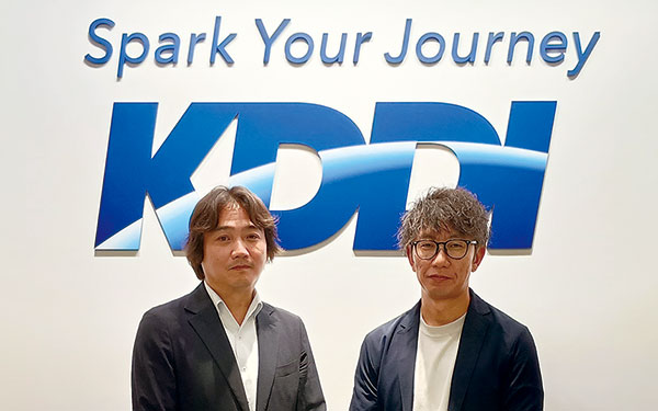(右から)KDDI コア技術統括本部 次世代基盤開発本部 副本部長 宮澤雅典氏、コア技術統括本部 オペレーション本部 副本部長 兼 先端技術統括本部 先端プラットフォーム開発本部 副本部長 鈴木信貴氏
