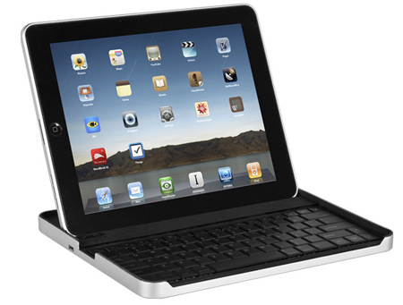 iPadに装着されたZAGGmateキーボード