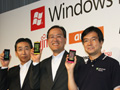 KDDIが日本初の“Windows Phone”～ マイクロソフト樋口社長「この第一歩を成功させないと次はない」