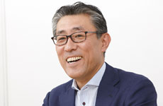 楽天・平井副社長が語るMVNO戦略「楽天経済圏の拡大へ、新タイプのキャリア目指す」