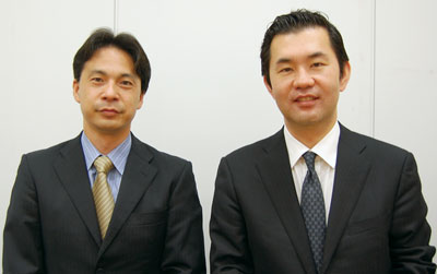富士通フロントテクノロジー研究所 フロントデバイスプロジェクト 主任研究員の大島弘敬氏（右）と研究員の内田昭嘉氏