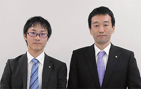 藤枝市でLPWA実証実験を担当する企画創生部 ICT推進室 ICT推進係長の齋藤栄一郎氏（右）と主任主事の森下達也氏（左）