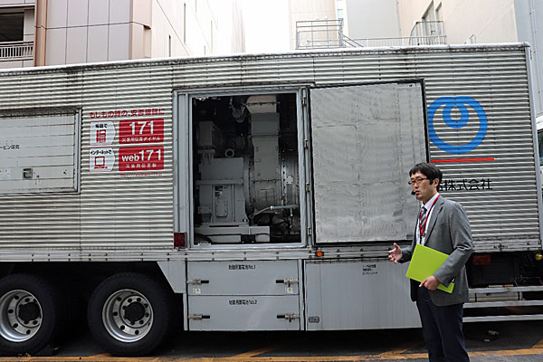 3次バックアップの移動電源車。東日本大震災では数台が出動したという
