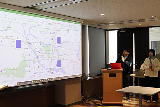 阿南工業高等専門学校の小野瀬博貴さんと福本小夏さんが試作した水位監視システム