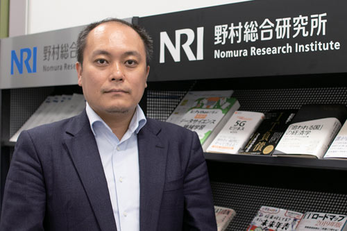 野村総合研究所（NRI） 上級コンサルタント ICTメディア・サービス産業コンサルティング部 テクノロジーグループ グループマネージャーの前原孝章氏