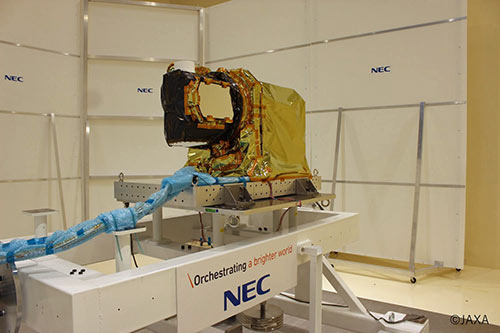 静止衛星用の光通信装置（画像提供：JAXA）